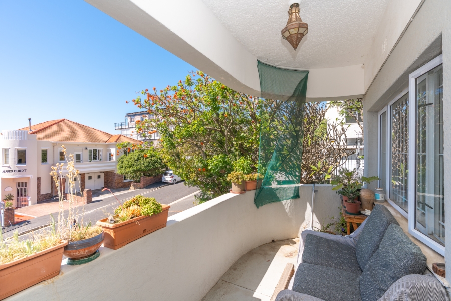 2 Bedroom Property for Sale in Vredehoek Western Cape